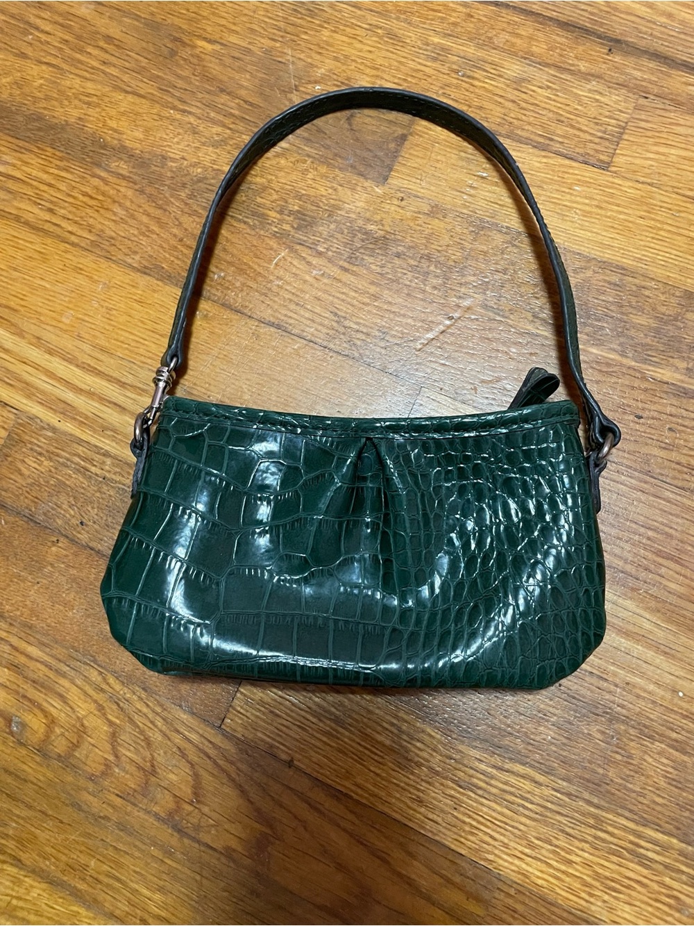 Green Y2K style crocodile print Liz Claiborne mini purse wristlet